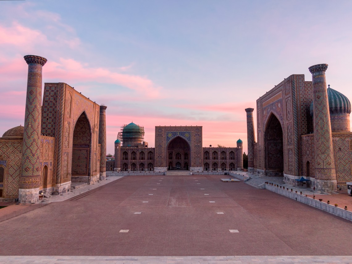 Узбекистан-площадь Регистан в Самарканде